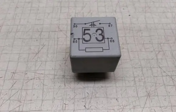 Volkswagen Transporter - Caravelle T5 Other relay 141951253B 20240072