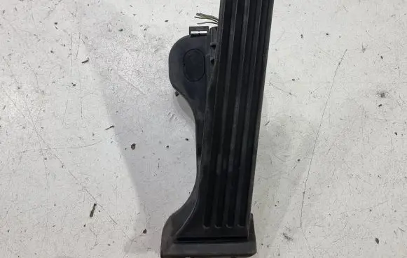 Volkswagen Jetta VI Accelerator throttle pedal 1K1723503AF 6PV93410001