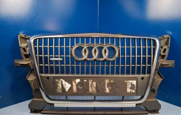 Audi Q5 SQ5 Front bumper upper radiator grill 8R0853651