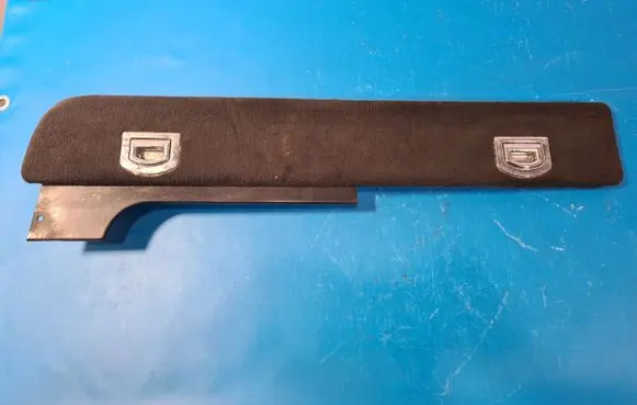 Volkswagen Touareg I Bottom trim 7L6863527G