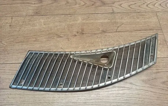 Mercedes-Benz 200 300 W123 Bonnet/hood grill 1238362365 19606301