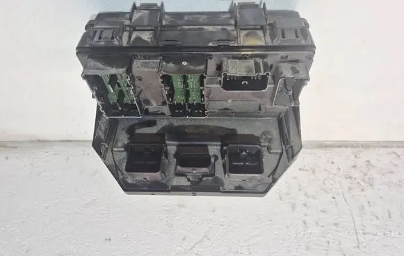 Dodge Nitro Fuse module R62335001