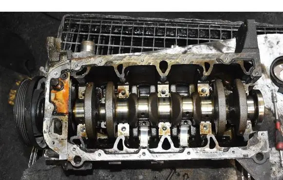 Opel Astra J Engine block A16XER