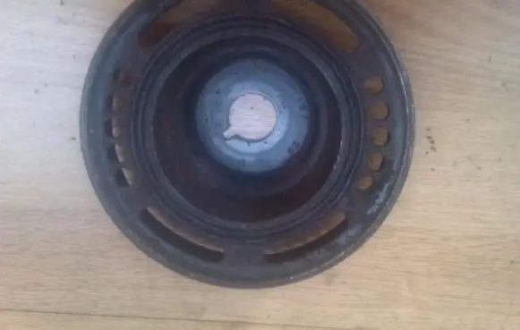 Opel Zafira A Crankshaft pulley 905315812500056