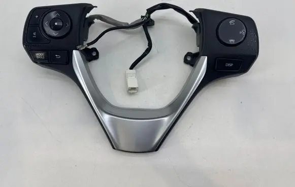 Toyota Auris E180 Steering wheel buttons/switches F70CS1302