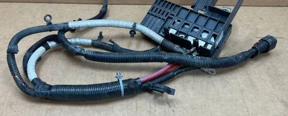 GMC Yukon Positive cable (battery) 84528826 84354716