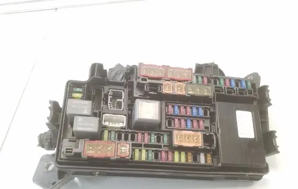 Toyota C-HR I Fuse module 82111F4360