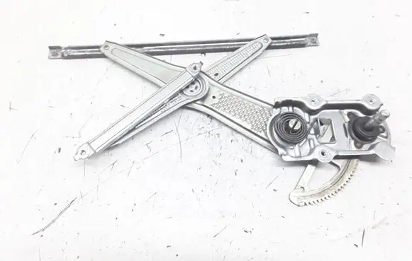 Toyota Yaris Front door manual window regulator 