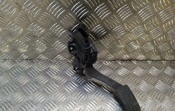 Volvo S80 Accelerator throttle pedal 6G929F836DD