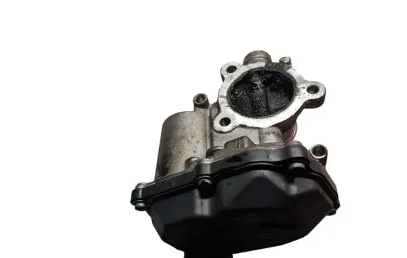 Volkswagen PASSAT B8 EGR valve 04L131501M