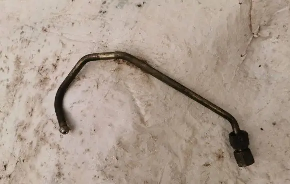 Volvo V50 Fuel main line pipe