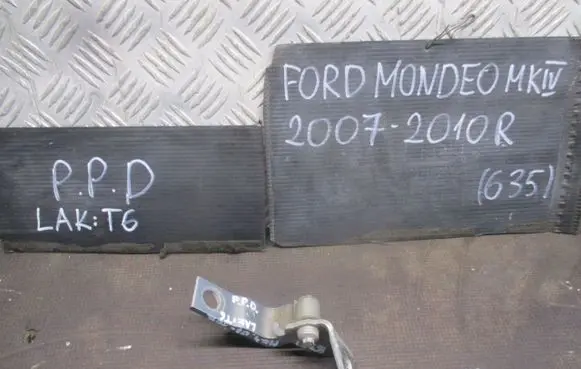 Ford Mondeo MK IV Loading door hinge set 