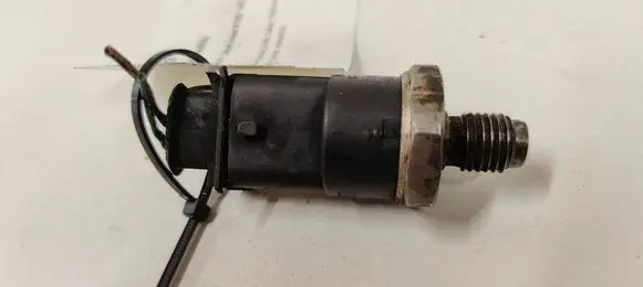 Renault Scenic II - Grand scenic II Fuel pressure sensor 0281002522
