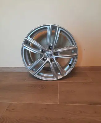 Nissan Qashqai R17 alloy rim KBA49465