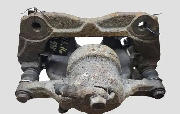 Toyota Avensis T270 Front brake caliper
