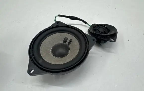 BMW 2 Active Tourer U06 Panel speaker 9354084 9363549