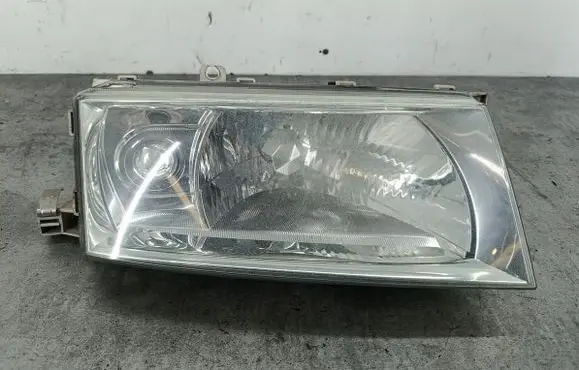 Skoda Octavia Mk1 (1U) Headlight/headlamp 1U1941016K