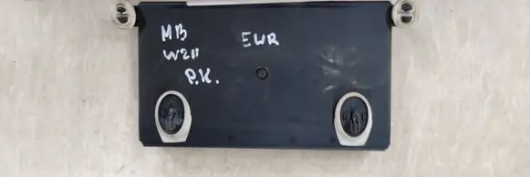 Mercedes-Benz E W211 Door control unit/module 2118701126 00401599