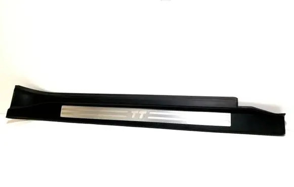 Front sill trim cover