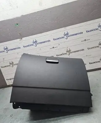 Glove box