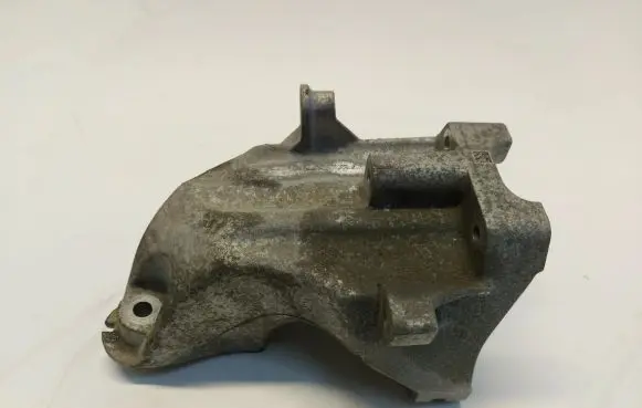 Mercedes-Benz C W205 Engine mount bracket a6512234204