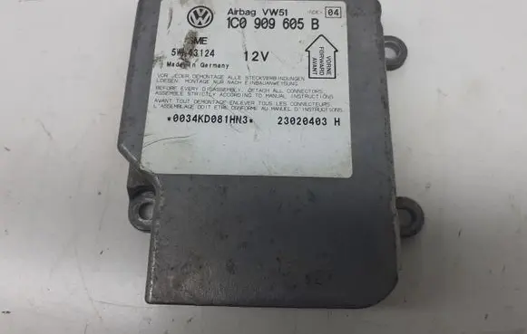 Volkswagen PASSAT B5.5 Airbag control unit/module 1C0909605B