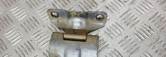 Mitsubishi L200 Tailgate hinge 