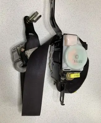 Subaru Outback Front seatbelt E40428054 A2101G0797 TS040301A