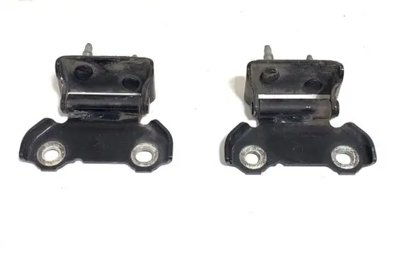 Toyota Yaris Cross Tailgate/trunk/boot hinge