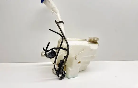 Ford Focus Windshield washer fluid reservoir/tank BV6117B613AC BV6117B613BC BM5117C615A