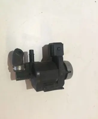 Audi A4 S4 B5 8D Valve vacuum 1J0906283A