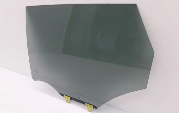 Renault Kadjar Rear door window glass 823016746R