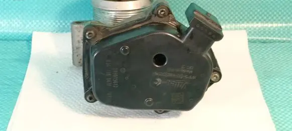 Seat Altea XL Throttle valve 03G128063F V710