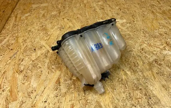 Jaguar F-Pace Coolant expansion tank/reservoir GX738A080AC