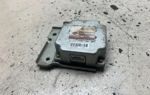 Nissan X-Trail T30 Torque split ecu control unit/module A68000U06