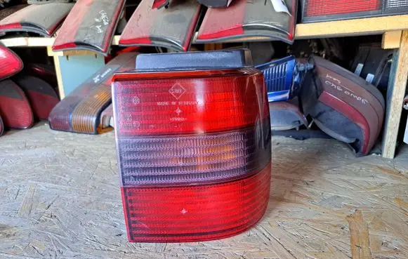 Volkswagen PASSAT B4 Rear/tail lights 3A9945112B 3A9945112