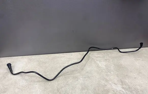Audi A4 S4 B7 8E 8H Fuel line pipe 8E0201220H