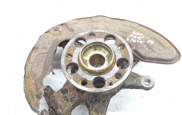 Mercedes-Benz A W176 Front wheel hub spindle knuckle