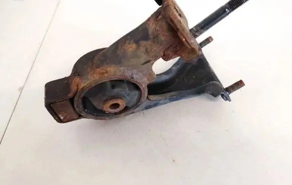 Toyota Corolla E120 E130 Engine mount bracket