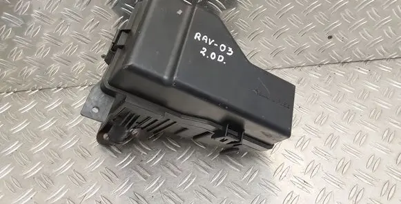 Toyota RAV 4 (XA20) Fuse box set 8267242100