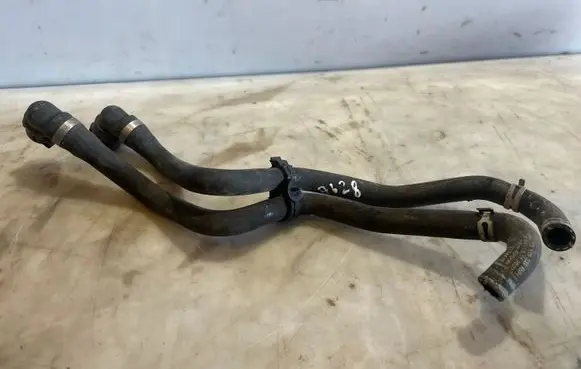 Engine coolant pipe/hose