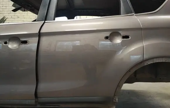 Ford Kuga I Rear door