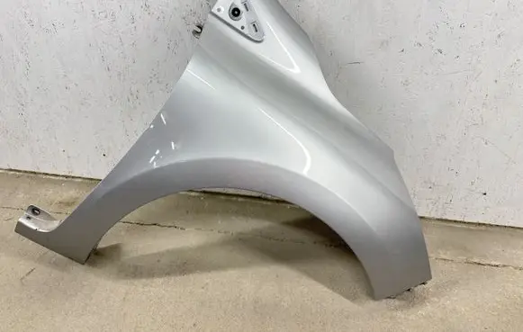 Renault Clio IV Fender 631007609R