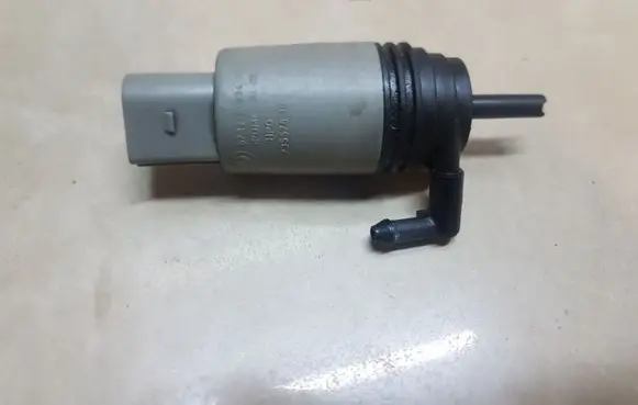 BMW 5 E60 E61 Windscreen/windshield washer pump 67126934159 23557610