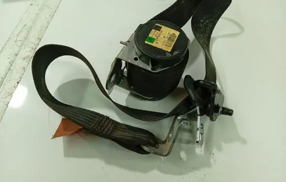 Ford C-MAX I Rear seatbelt 601597600D