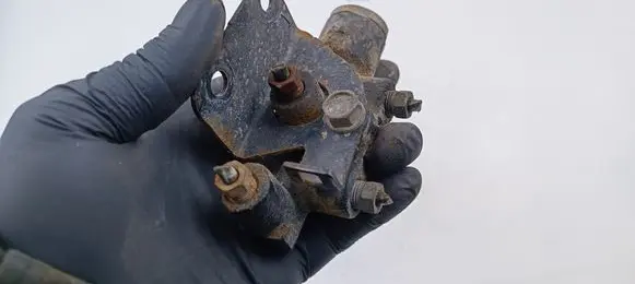 Subaru Impreza I Brake power pressure regulator 