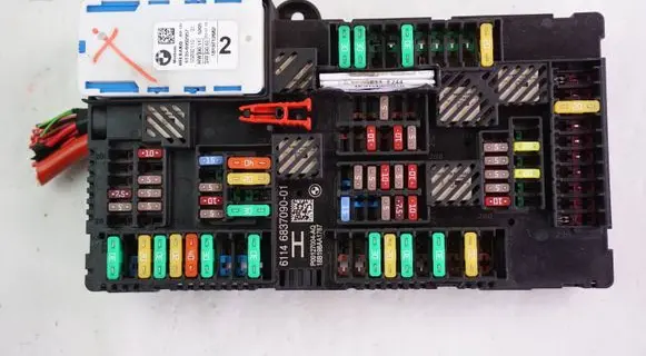 BMW 5 G30 G31 Fuse module 6837090 6992957