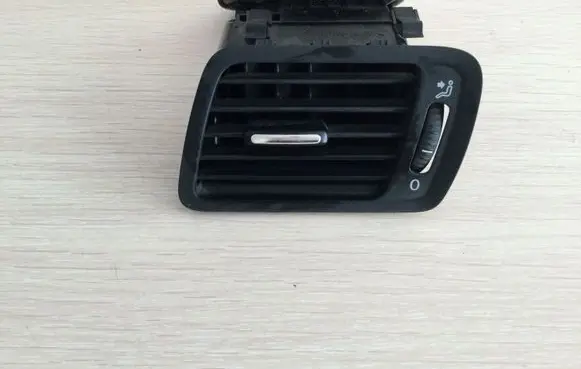 Volkswagen PASSAT B6 Dashboard side air vent grill/cover trim 05703001