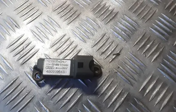 Audi A6 S6 C5 4B Airbag deployment crash/impact sensor 4B0959643B