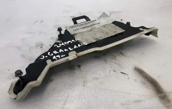 Opel Grandland X Timing belt guard (cover) 9824675280